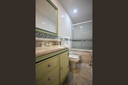 Apartamento para alugar com 250m², 4 quartos e 4 vagasBanheiro Suíte 2