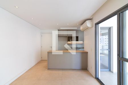 Sala/Cozinha de apartamento à venda com 2 quartos, 81m² em Vila Olímpia, São Paulo