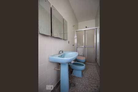 Banheiro suíte  de casa para alugar com 3 quartos, 350m² em Jardim Vera Cruz, São Paulo