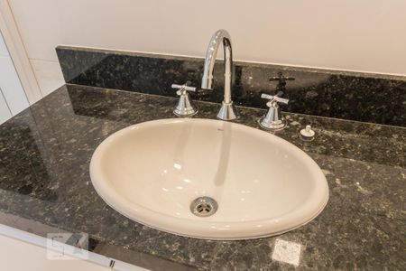 Apartamento para alugar com 107m², 3 quartos e 2 vagas Apartamento para alugar com 107m², 3 quartos e 2 vagasBanheiro social