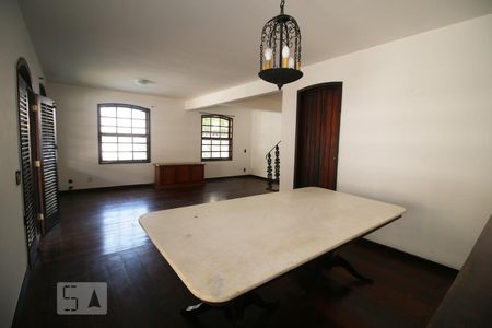 Sala de casa para alugar com 3 quartos, 247m² em Freguesia (jacarepaguá), Rio de Janeiro