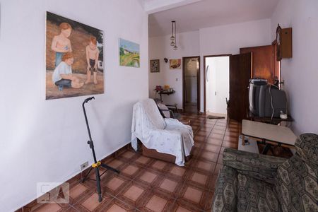 Casa à venda com 200m², 3 quartos e 2 vagasSala de TV