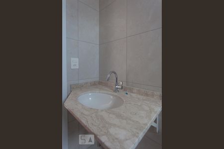 Apartamento para alugar com 67m², 2 quartos e 1 vaga Apartamento para alugar com 67m², 2 quartos e 1 vagaBanheiro da suíte