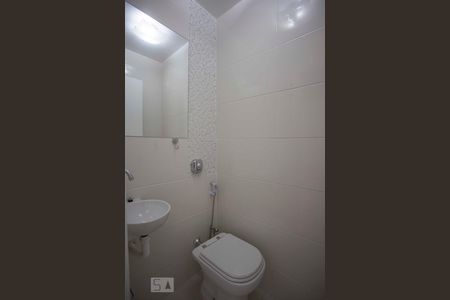 lavabo de apartamento para alugar com 2 quartos, 70m² em Icaraí, Niterói