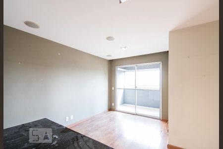 Apartamento para alugar com 69m², 3 quartos e 1 vagaSala