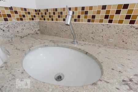 Banheiro de apartamento à venda com 1 quarto, 50m² em Vila Isabel, Rio de Janeiro