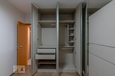 Armário  Quarto 1 de apartamento à venda com 2 quartos, 70m² em São Pedro, Belo Horizonte