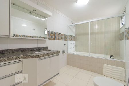 Suíte 1 - banheiro de apartamento para alugar com 3 quartos, 140m² em Olímpico, São Caetano do Sul