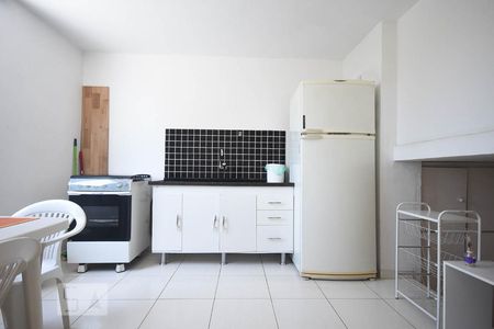 Cozinha de apartamento para alugar com 1 quarto, 35m² em Vila Tramontano, São Paulo