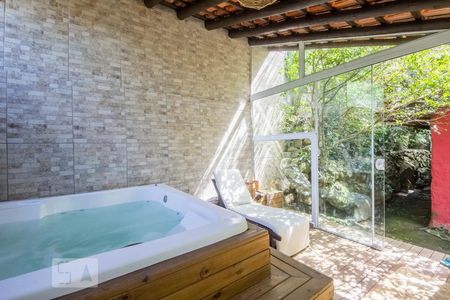 Casa para alugar com 500m², 3 quartos e 5 vagas Casa para alugar com 500m², 3 quartos e 5 vagasSpa com Jacuzzi