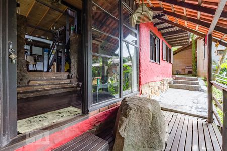 Entrada de casa para alugar com 3 quartos, 500m² em Lagoa da Conceição, Florianópolis