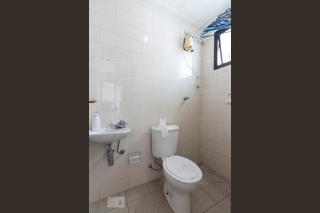 Apartamento para alugar com 149m², 3 quartos e 2 vagas Apartamento para alugar com 149m², 3 quartos e 2 vagasBanheiro de Serviço