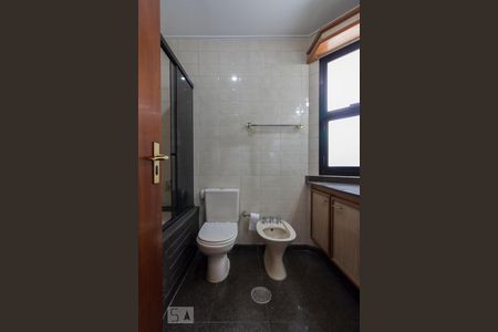 Apartamento para alugar com 149m², 3 quartos e 2 vagas Apartamento para alugar com 149m², 3 quartos e 2 vagasBanheiro Suíte