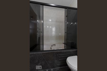 Apartamento para alugar com 149m², 3 quartos e 2 vagas Apartamento para alugar com 149m², 3 quartos e 2 vagasBox do Banheiro Suíte