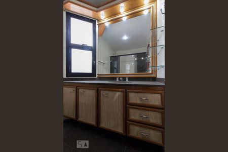 Apartamento para alugar com 149m², 3 quartos e 2 vagas Apartamento para alugar com 149m², 3 quartos e 2 vagasBanheiro Suíte