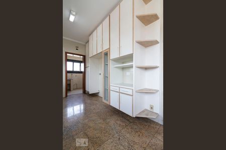 Apartamento para alugar com 149m², 3 quartos e 2 vagas Apartamento para alugar com 149m², 3 quartos e 2 vagasCozinha