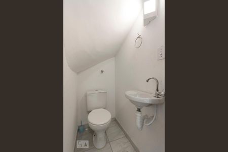 Lavabo  de casa para alugar com 2 quartos, 65m² em Vila Antonieta, São Paulo