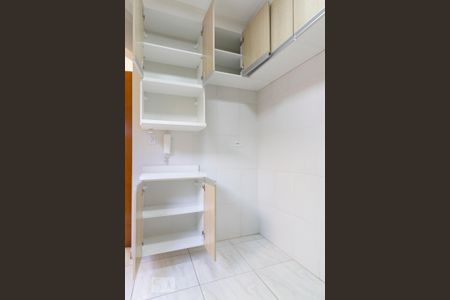 Casa para alugar com 65m², 2 quartos e 1 vaga Casa para alugar com 65m², 2 quartos e 1 vagaArmários da Cozinha