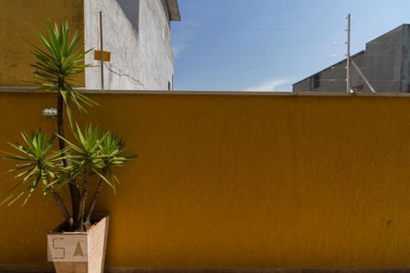 Vista Externa da Sala  de casa para alugar com 2 quartos, 65m² em Vila Antonieta, São Paulo