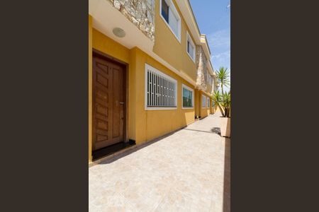 Casa para alugar com 65m², 2 quartos e 1 vaga Casa para alugar com 65m², 2 quartos e 1 vagaArea Externa do Condomínio