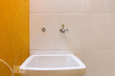 Casa para alugar com 65m², 2 quartos e 1 vaga Casa para alugar com 65m², 2 quartos e 1 vagaPia da Area de Serviço