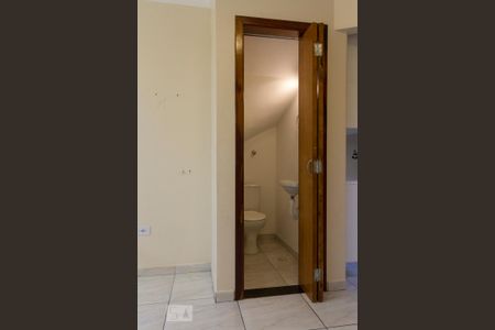 Lavabo de casa para alugar com 2 quartos, 65m² em Vila Antonieta, São Paulo