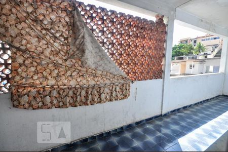 Casa de condomínio à venda com 187m², 4 quartos e 1 vagaVaranda - Fundos