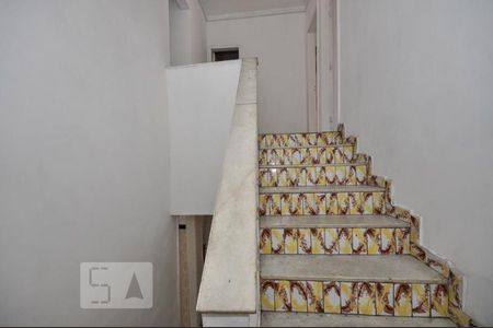 Casa de condomínio à venda com 187m², 4 quartos e 1 vagaEscada Acesso 2o Andar