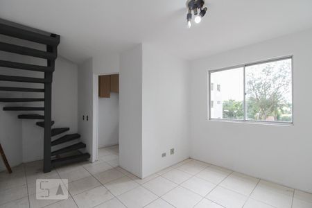 Sala de apartamento para alugar com 2 quartos, 50m² em Cristo Rei, Curitiba