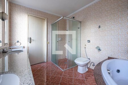 Casa para alugar com 380m², 5 quartos e 4 vagas Casa para alugar com 380m², 5 quartos e 4 vagasSuíte - Banheiro