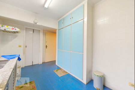 Casa para alugar com 380m², 5 quartos e 4 vagas Casa para alugar com 380m², 5 quartos e 4 vagasCozinha