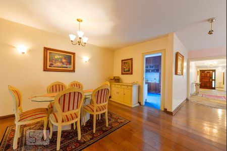 Sala de casa para alugar com 5 quartos, 380m² em Jardim das Bandeiras, São Paulo