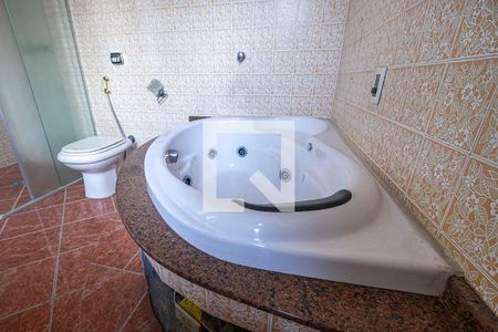 Casa para alugar com 380m², 5 quartos e 4 vagas Casa para alugar com 380m², 5 quartos e 4 vagasSuíte - Banheiro