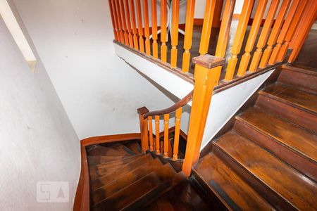 Casa à venda com 350m², 7 quartos e 2 vagasEscada