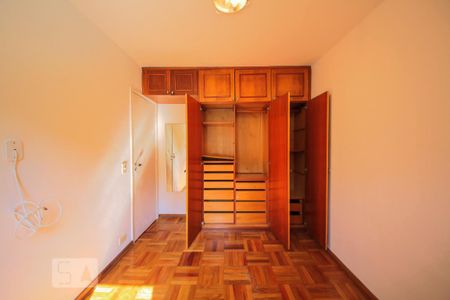 Apartamento para alugar com 68m², 2 quartos e sem vaga Apartamento para alugar com 68m², 2 quartos e sem vagaQuarto 2 Armário