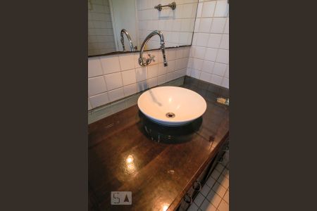 Banheiro de apartamento para alugar com 2 quartos, 68m² em Vila Madalena, São Paulo