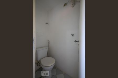 Apartamento para alugar com 68m², 2 quartos e sem vaga Apartamento para alugar com 68m², 2 quartos e sem vagaBanheiro de Serviço
