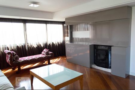 Apartamento para alugar com 202m², 3 quartos e 3 vagassala