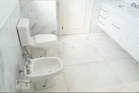 Apartamento para alugar com 202m², 3 quartos e 3 vagasbanheiro do quarto 3