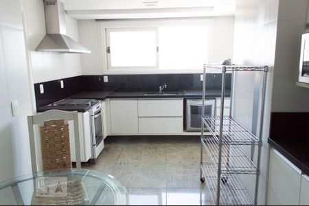 cozinha de apartamento para alugar com 3 quartos, 202m² em Auxiliadora, Porto Alegre