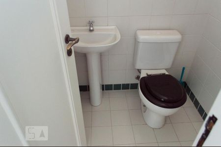 Apartamento para alugar com 202m², 3 quartos e 3 vagaslavabo