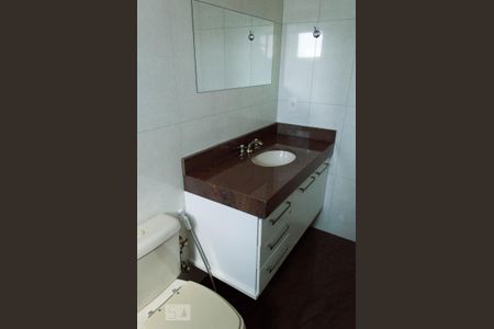 Apartamento para alugar com 202m², 3 quartos e 3 vagasbanheiro do quarto 2