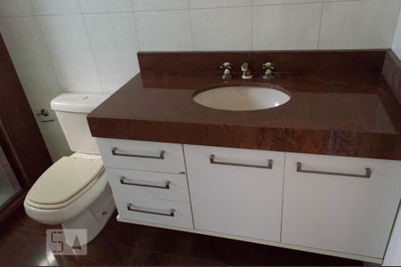 Apartamento para alugar com 202m², 3 quartos e 3 vagasbanheiro do quarto 2