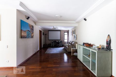 Sala de apartamento para alugar com 3 quartos, 136m² em Chácara Inglesa, São Paulo