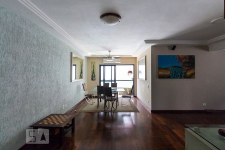 Sala de apartamento para alugar com 3 quartos, 136m² em Chácara Inglesa, São Paulo