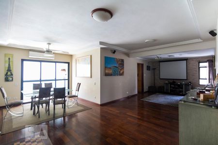 Sala de apartamento para alugar com 3 quartos, 136m² em Chácara Inglesa, São Paulo