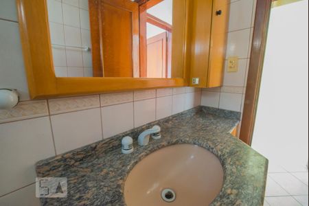 Banheiro de apartamento para alugar com 2 quartos, 85m² em Centro, São Leopoldo