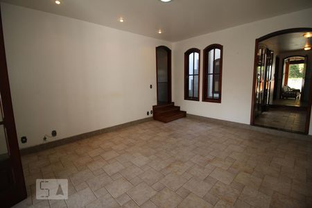 Sala de Estar de casa de condomínio para alugar com 4 quartos, 360m² em Anil, Rio de Janeiro