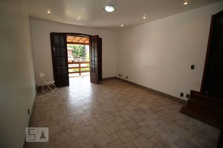 Sala de Estar de casa de condomínio para alugar com 4 quartos, 360m² em Anil, Rio de Janeiro