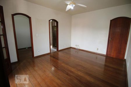 Casa de condomínio para alugar com 360m², 4 quartos e 4 vagasSuite 02 no piso superior